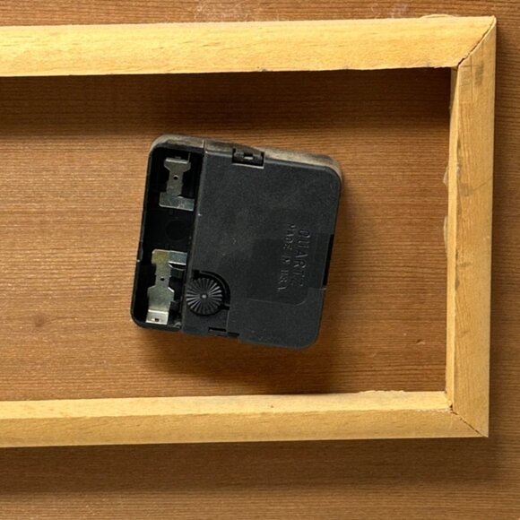 Vintage 1991 Pamela Gravitt Rough Collie Dog Wall Clock Wood Art Signed - Picture 6 of 12